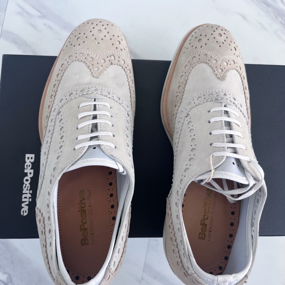 Cream Leather Oxford Brogues with Wingtip Design